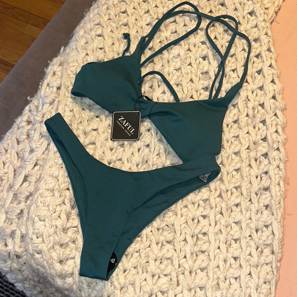 ZAFUL Women's Teal Shelf Bikini Set - Strappy Top & High-Cut Bottom